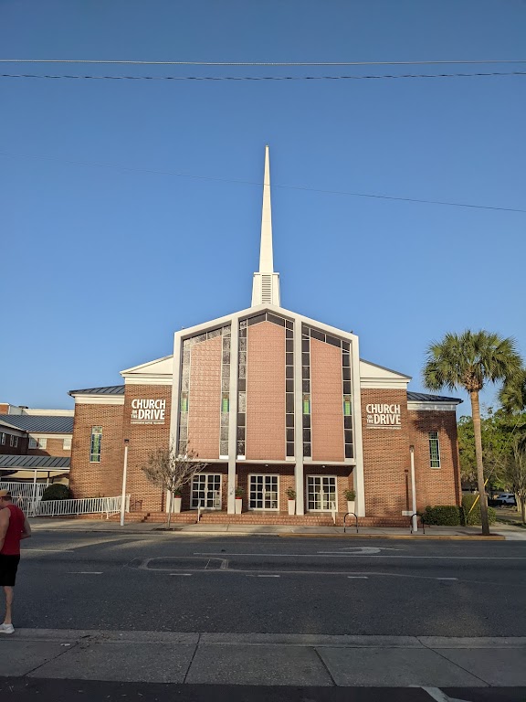 Fachada de Church on the Drive