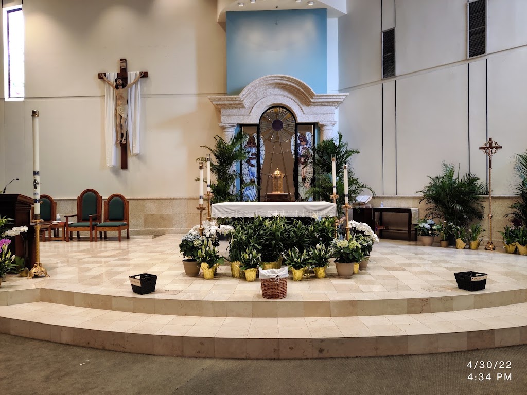 Fachada de St. Charles Borromeo Catholic Church