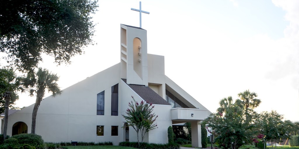Fachada de Presbyterian Church Of The Lakes