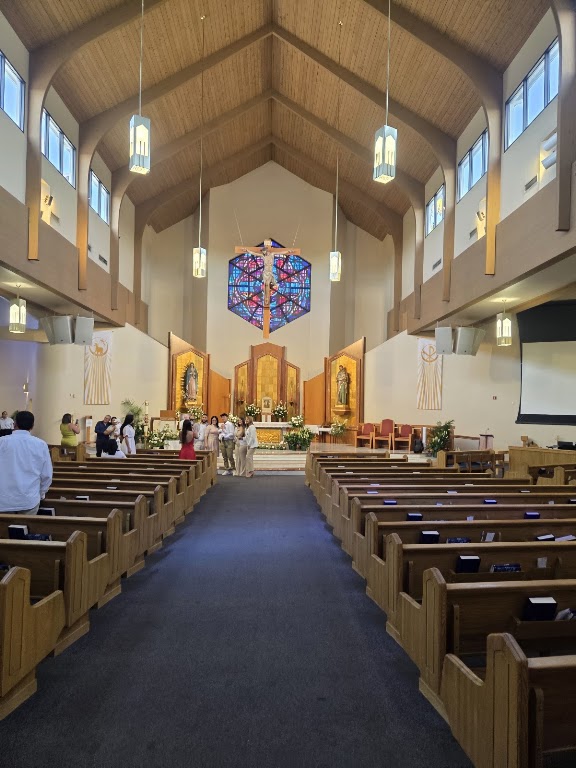 Fachada de Holy Family Catholic Church