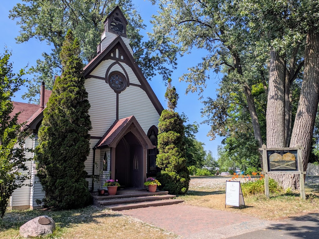 Fachada de St. Andrew by-the-Lake Anglican Church