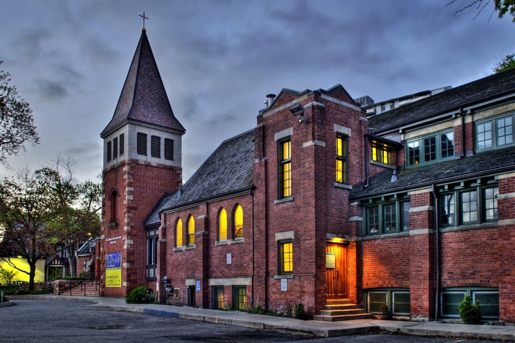 Fachada de Church of St. Peter and St. Simon