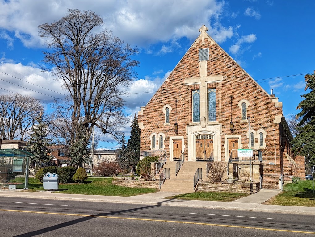 Fachada de Holy Cross Church
