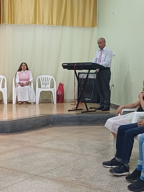 Fachada de Assembleia de Deus- Igreja do Avivamento Salmo 100