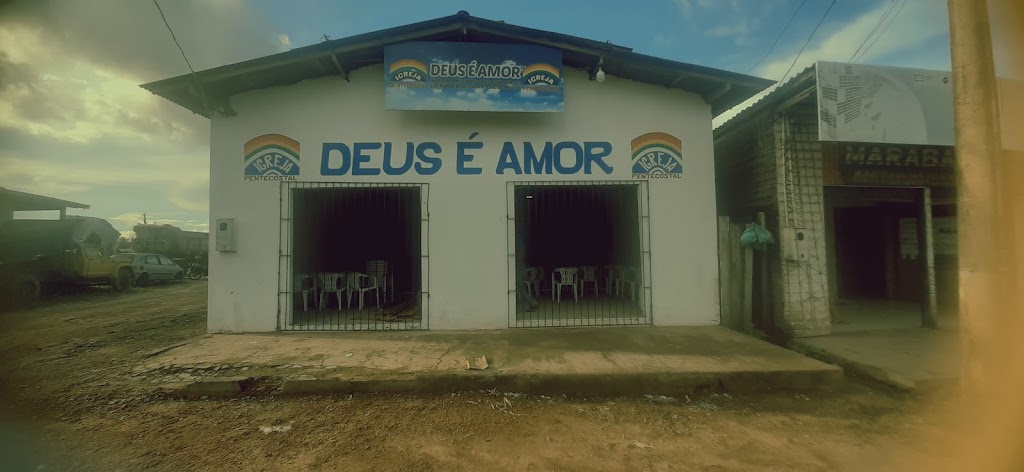 Fachada de Igreja Pentecostal Deus é Amor