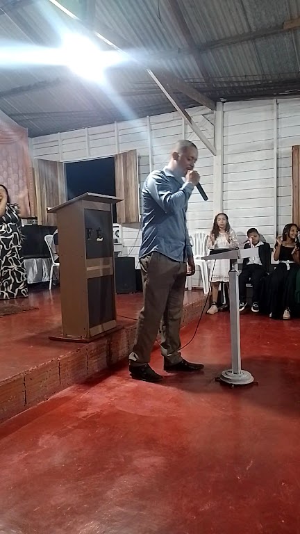 Fachada de Assembleia de Deus pentecostal frutos do espírito santo