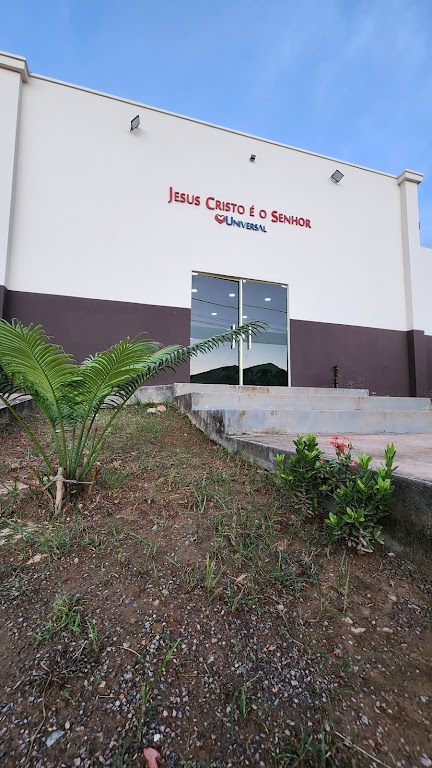 Fachada de Igreja Universal - Placas