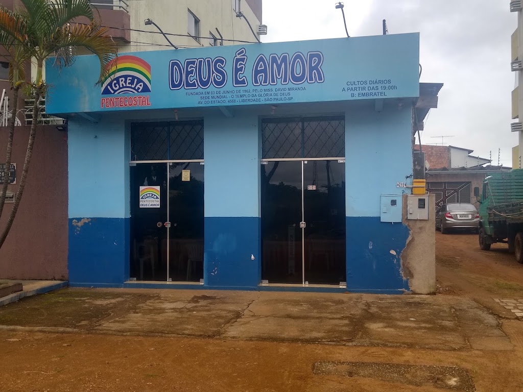 Fachada de Igreja Pentecostal Deus é Amor