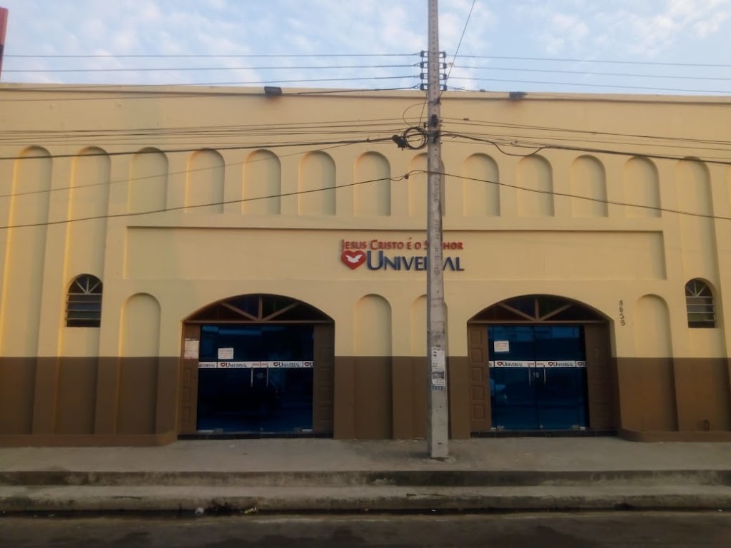 Fachada de Igreja Universal - São José I