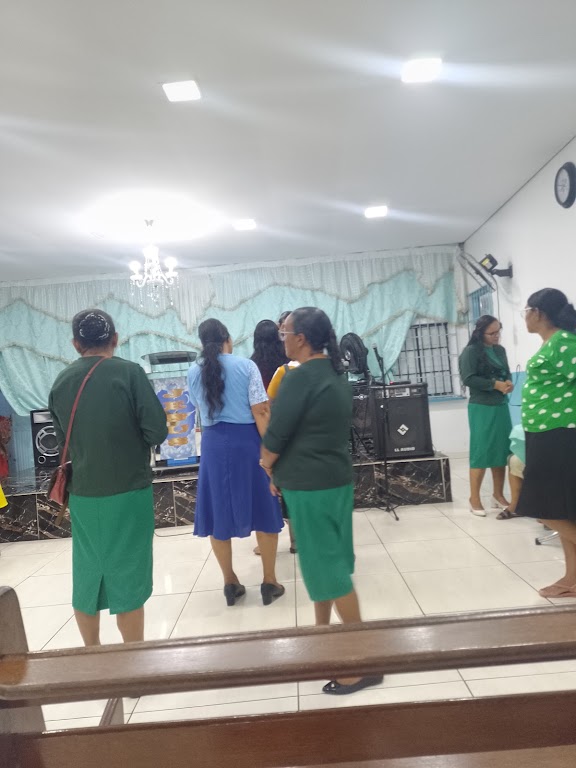 Fachada de Igreja Pentecostal Deus é Amor - Fátima 1