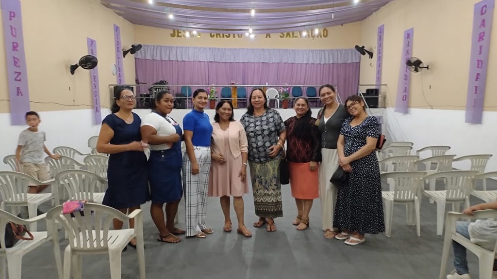 Fachada de Igreja Evangélica Pentecostal no Brasil, Missionários Em Chamas