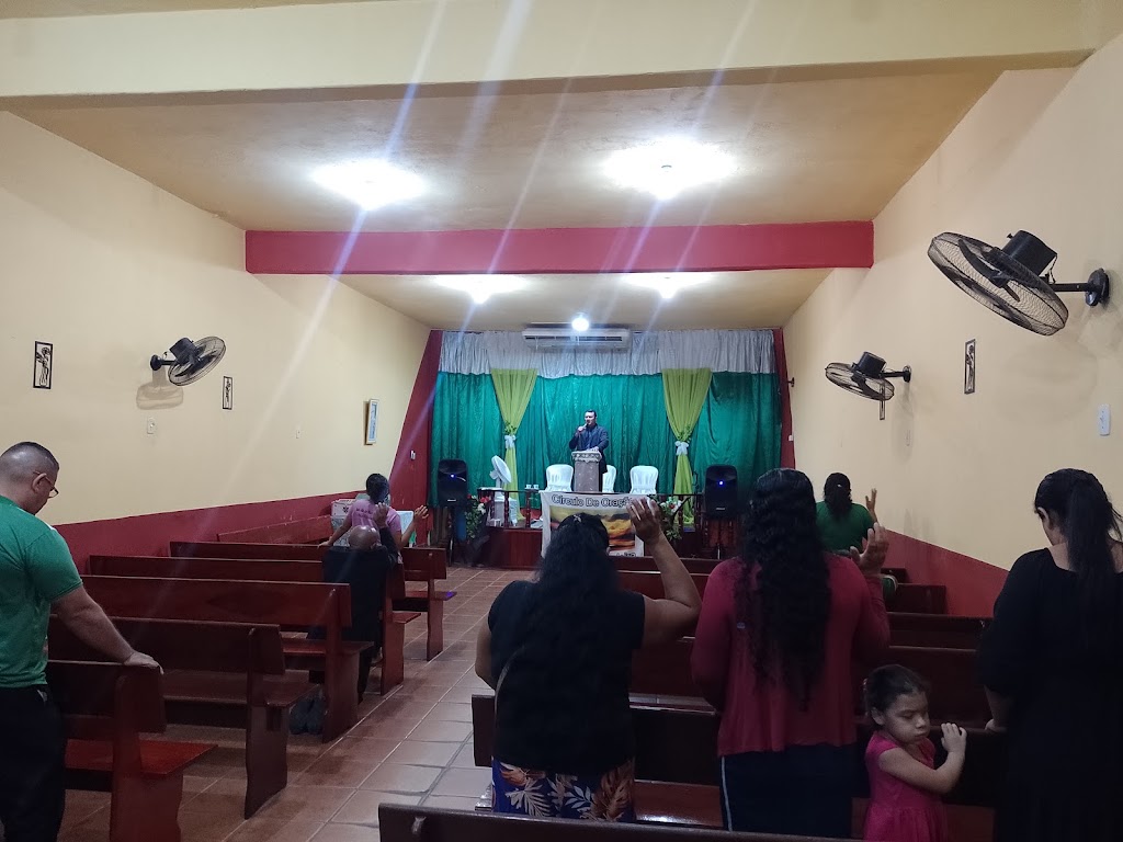 Fachada de Igreja Pentecostal Deus é Amor - 8 de maio