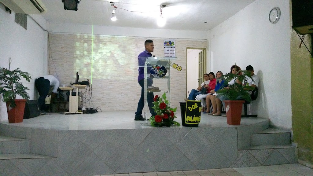 Fachada de Igreja Mundial do Poder de Deus - Guamá
