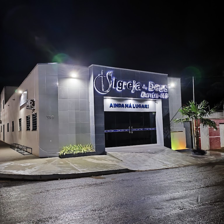 Fachada de Igreja Pentecostal Deus é Amor - Vila Cordeiro
