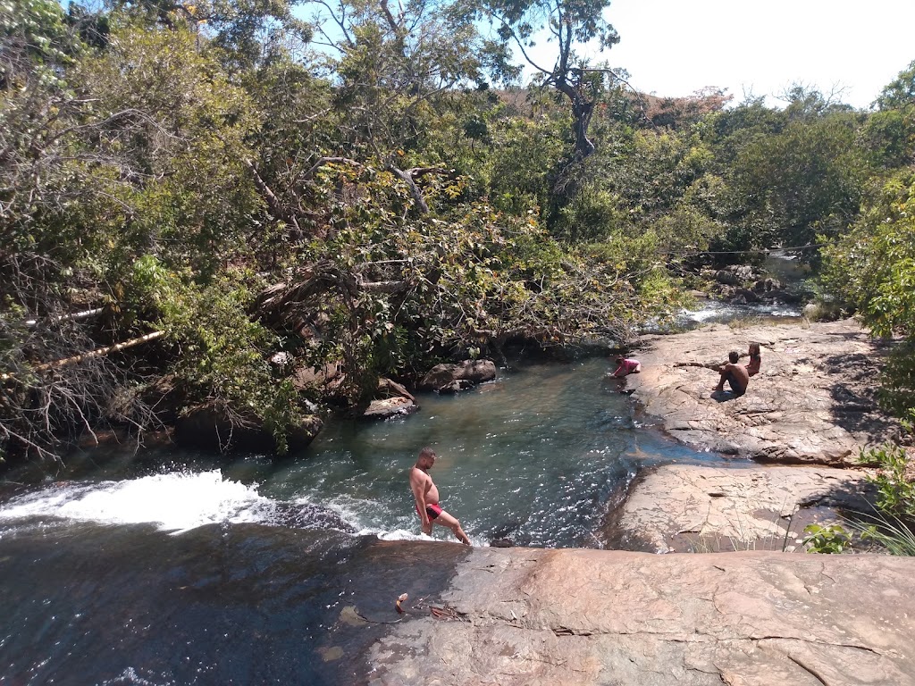 Fachada de São Pedro do Passa Três