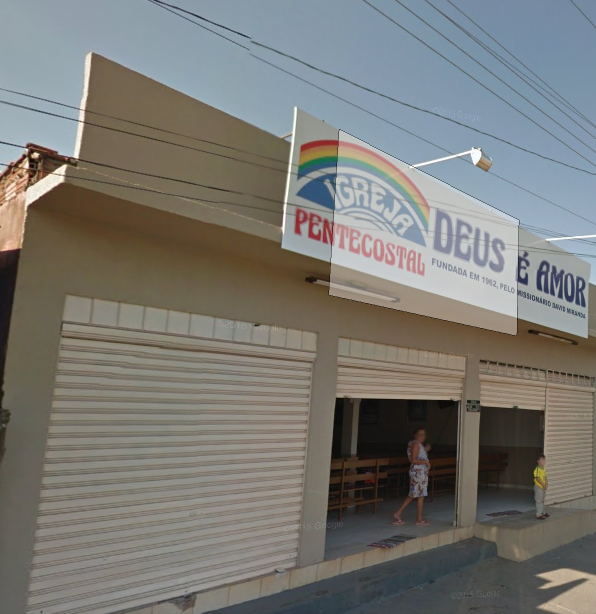 Fachada de Igreja Pentecostal Deus é Amor Regional
