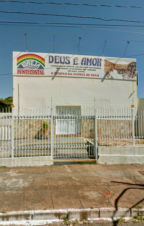 Fachada de Igreja Pentecostal Deus é Amor Sede Central