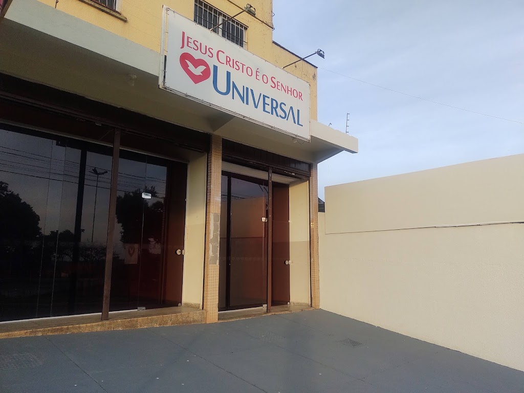 Fachada de Igreja Universal - Maria Dilce