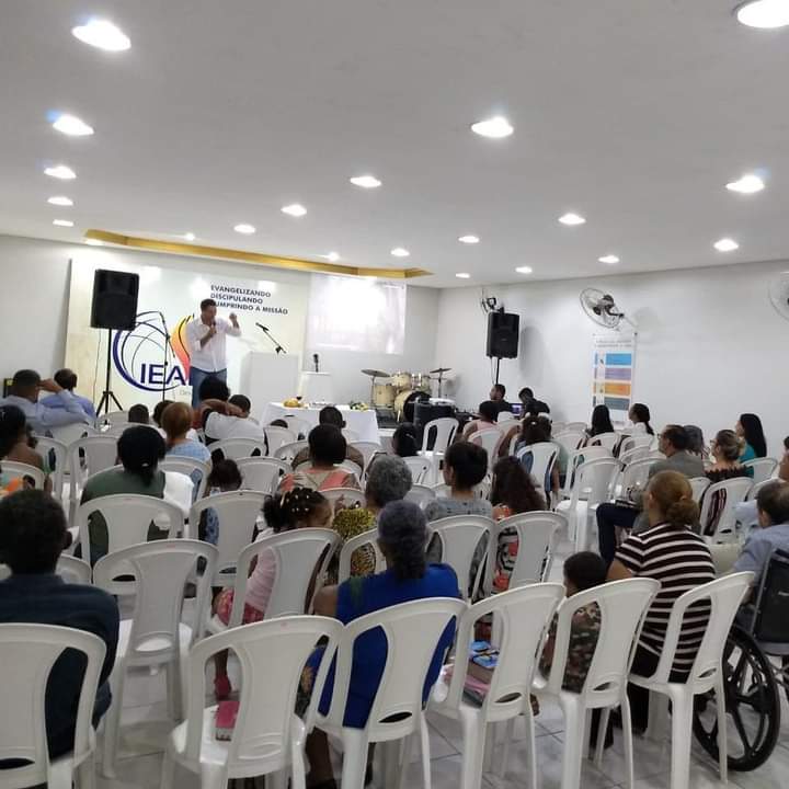 Fachada de Igreja Evangélica Avivamento Bíblico Maringá 1 Parque do lago