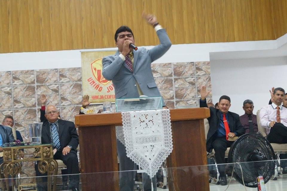 Fachada de Igreja Ceifeiros Da Última Hora Três Lagoas
