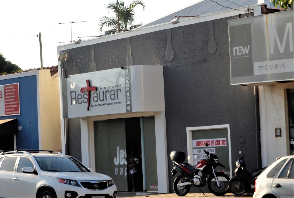 Fachada de Ministério Restaurar