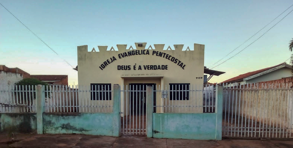 Fachada de Igreja Evangélica Pentecostal Deus é a Verdade