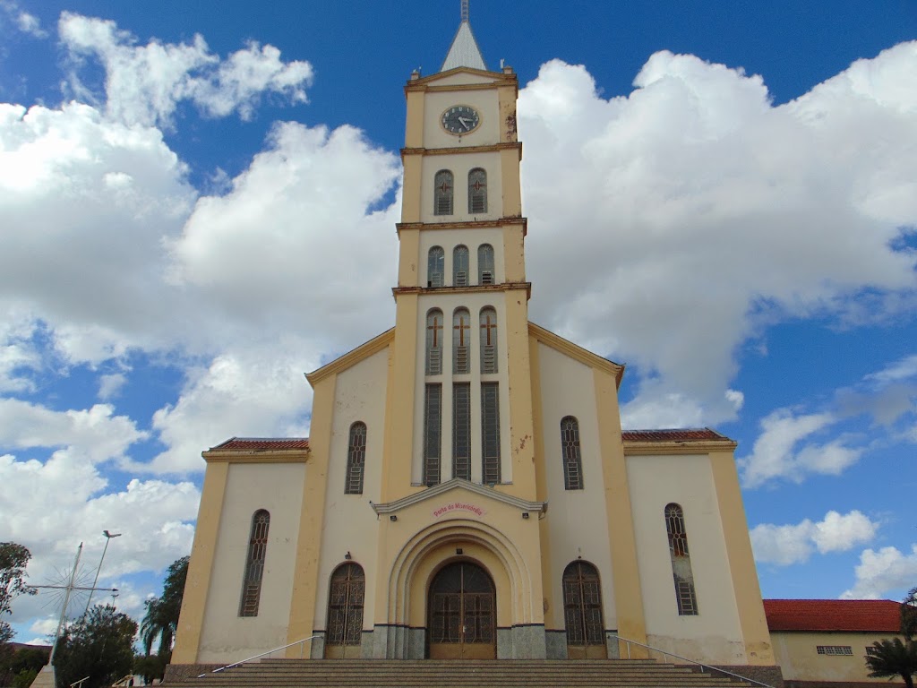 Fachada de Matriz Paróquia São Sebastião