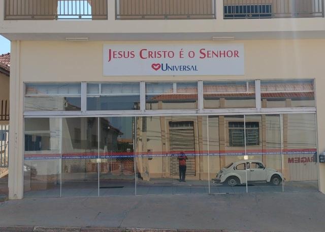 Fachada de Igreja Universal