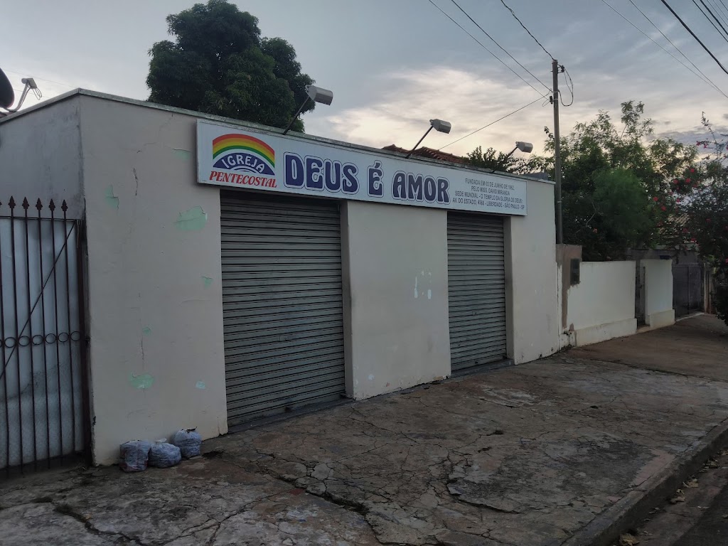 Fachada de Igreja Pentecostal Deus é Amor - Jardim Monte Alto