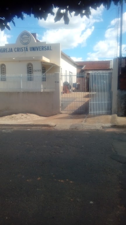 Fachada de Igreja Cristã Universal