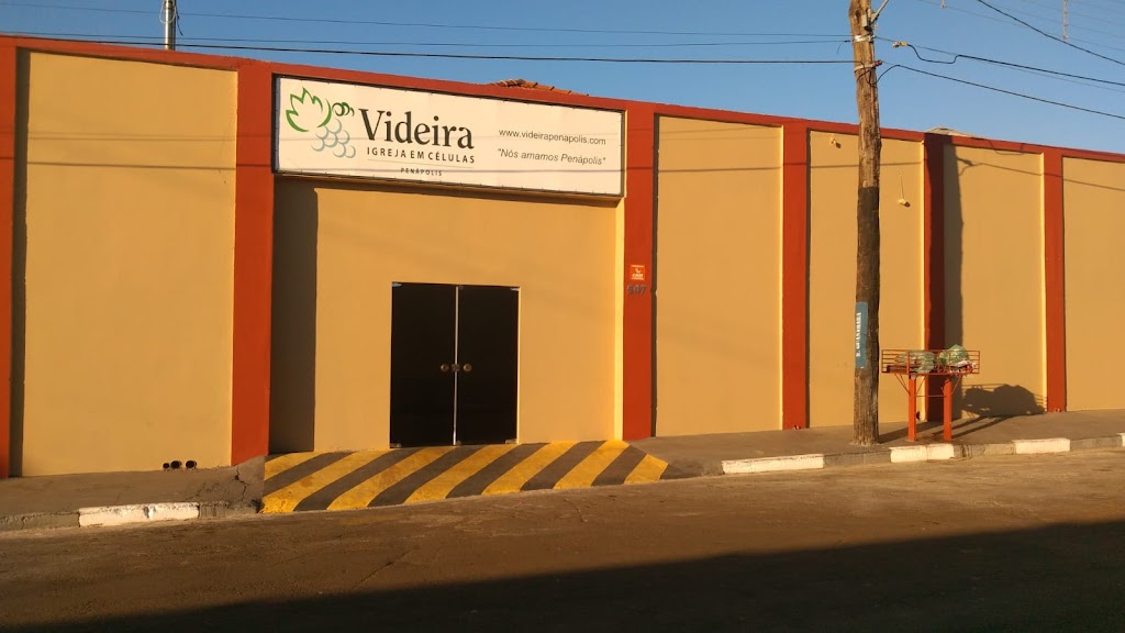Fachada de Igreja videira de Penápolis