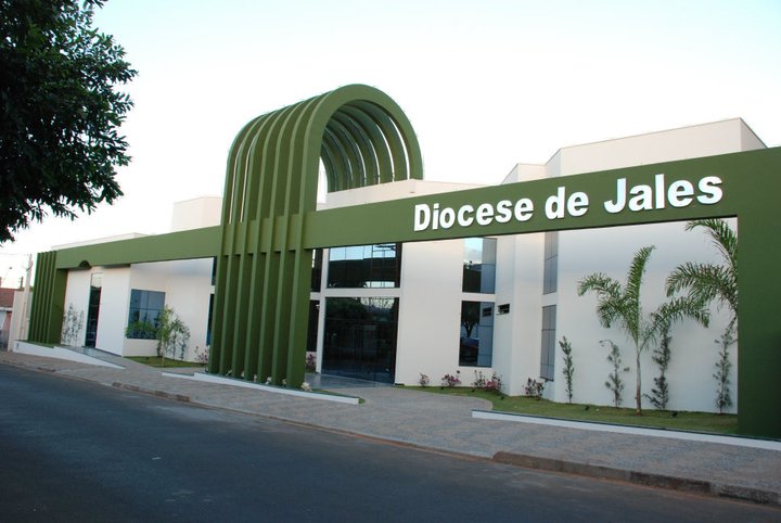 Fachada de Cúria Diocesana de Jales
