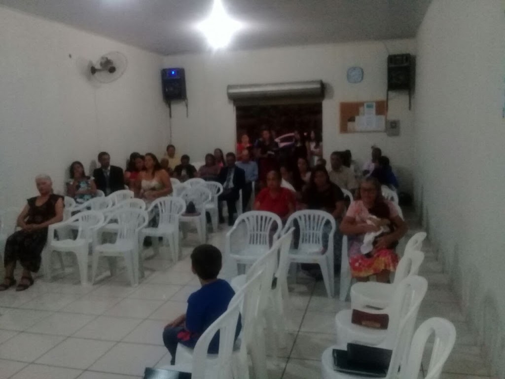 Fachada de Igreja Evangélica Assembleia de Deus vidas em Adoração