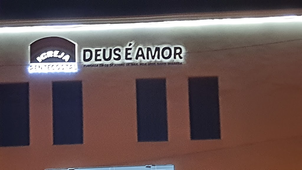 Fachada de Igreja Pentecostal Deus é Amor Sede Setorial