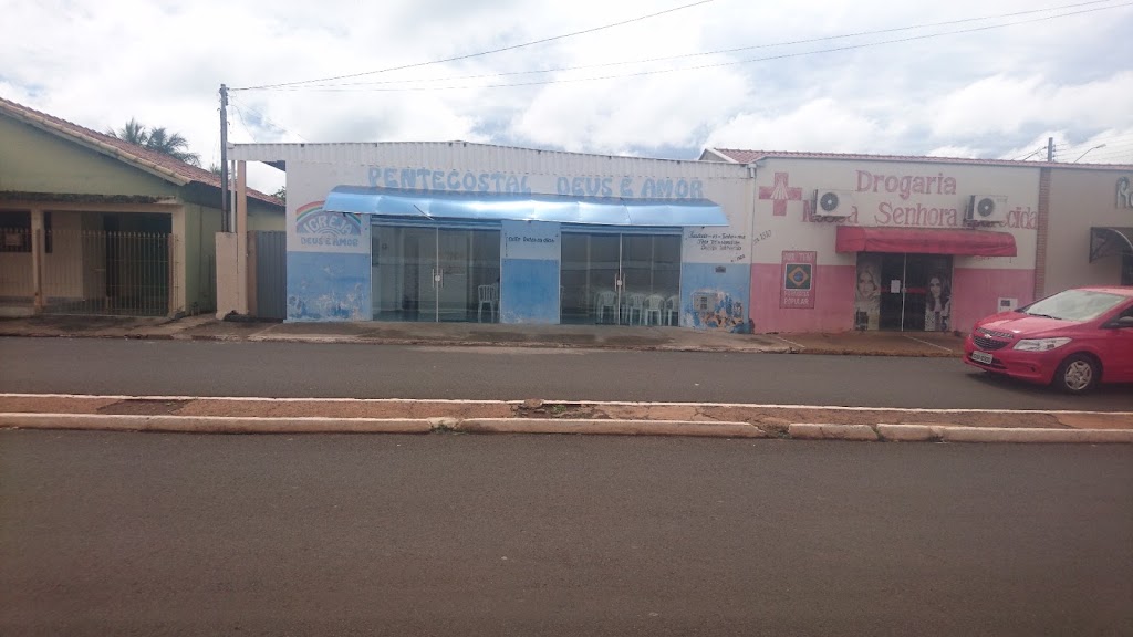 Fachada de IGREJA PENTECOSTAL DEUS É AMOR .. RIOLÂNDIA SP