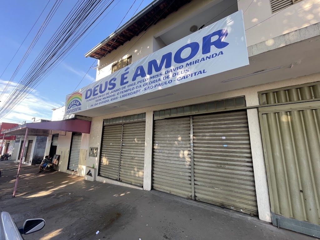 Fachada de Igreja Pentecostal Deus é Amor Jd Cannã