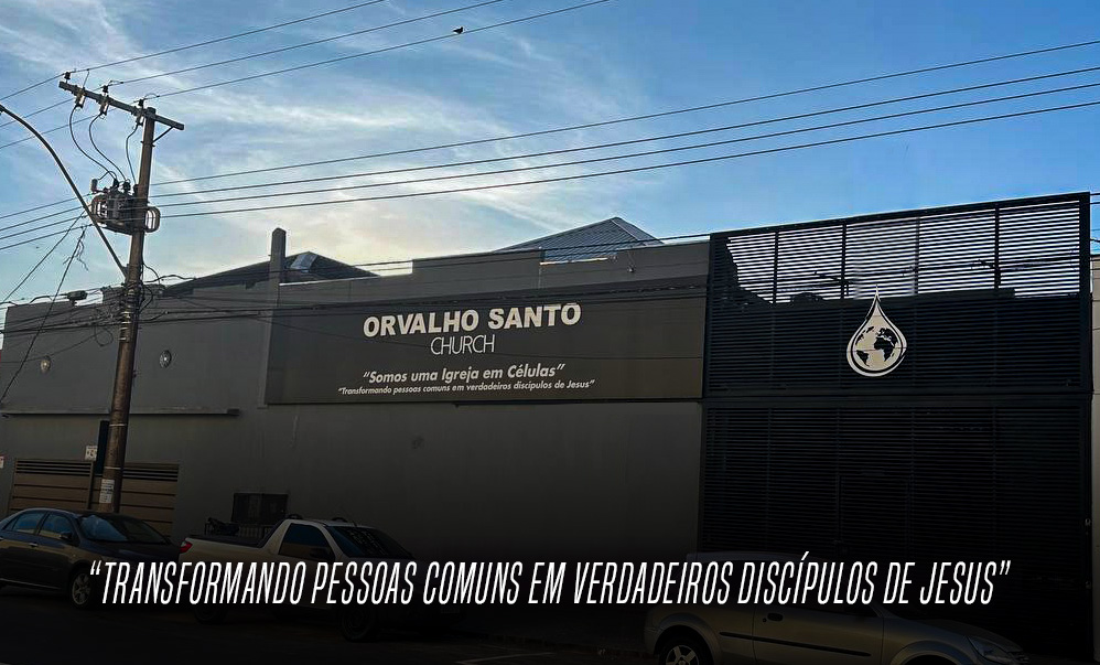 Fachada de Orvalho Santo Church