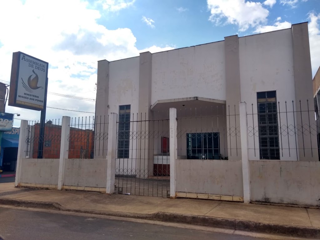 Fachada de Assembleia de Deus Missão aos Povos (ADMP) Dom Almir