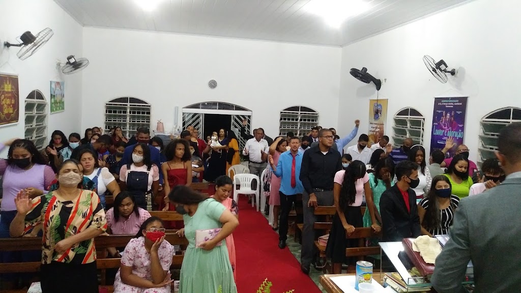 Fachada de Igreja Pentecostal Deus é Amor Sede Regional