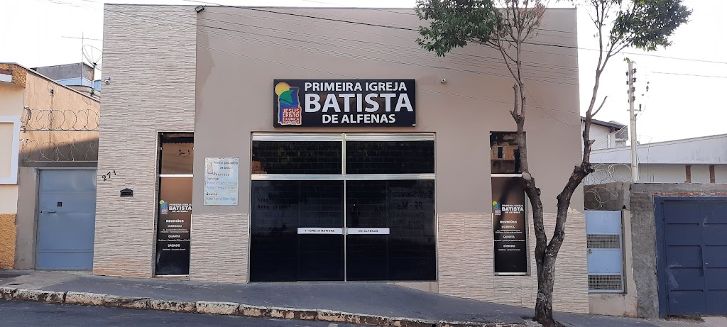 Fachada de Primeira Igreja Batista em Alfenas