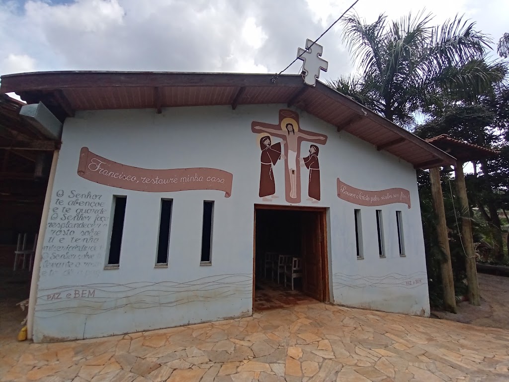 Fachada de Igreja Ecológica São Francisco - Divinolândia / São Paulo