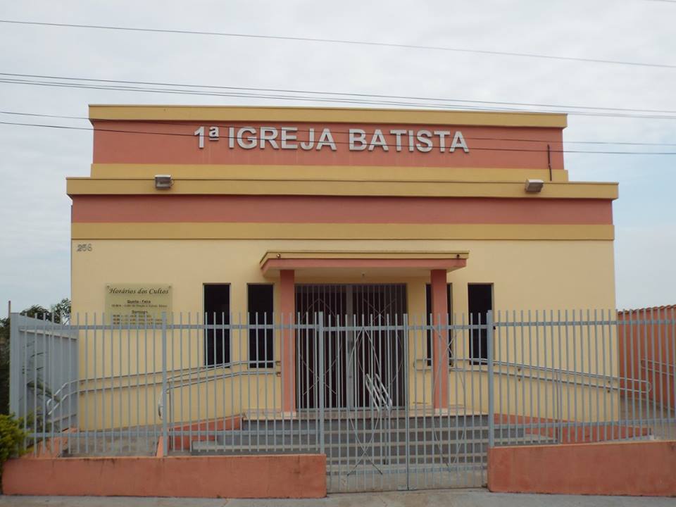 Fachada de 1ª Igreja Batista