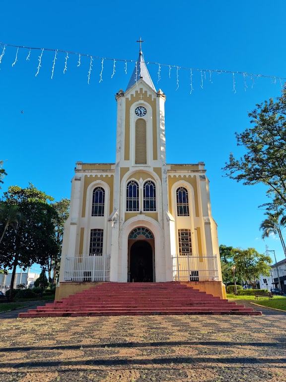 Fachada de Matriz Paróquia Santa Rosa de Viterbo