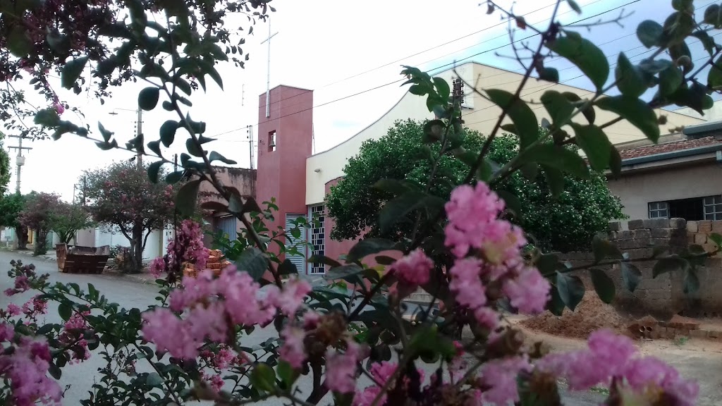 Fachada de Capela Nossa Senhora de Lourdes e São Paulo Apóstolo