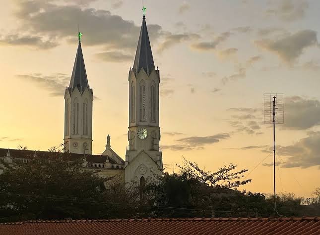 Fachada de Nucleo Hab. Nene Pereira Lima