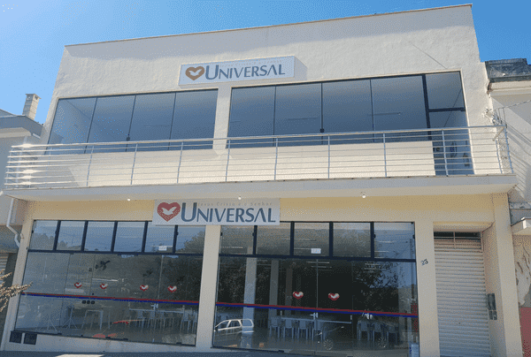 Fachada de Igreja Universal