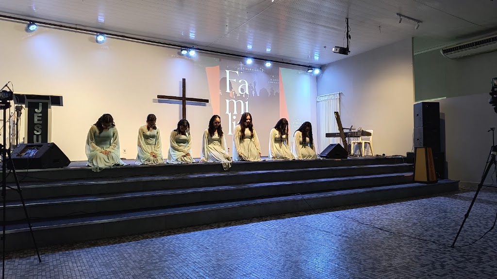 Fachada de ADMPF - UMA IGREJA FAMÍLIA