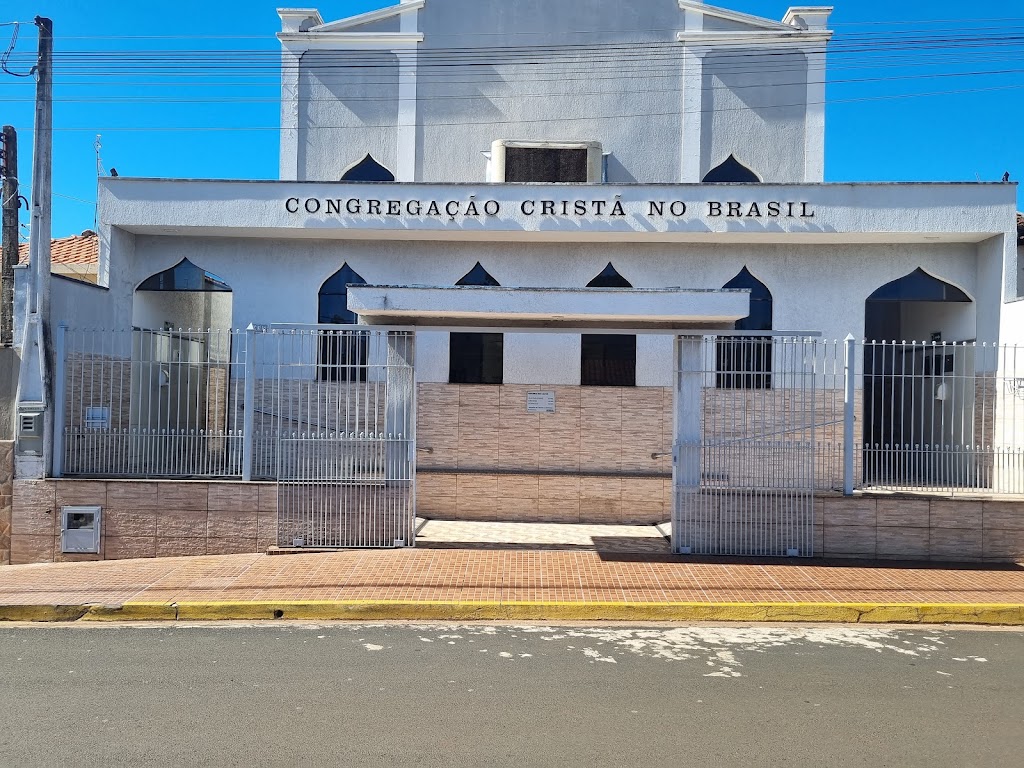 Fachada de congregação cristã no brasil de São Simão