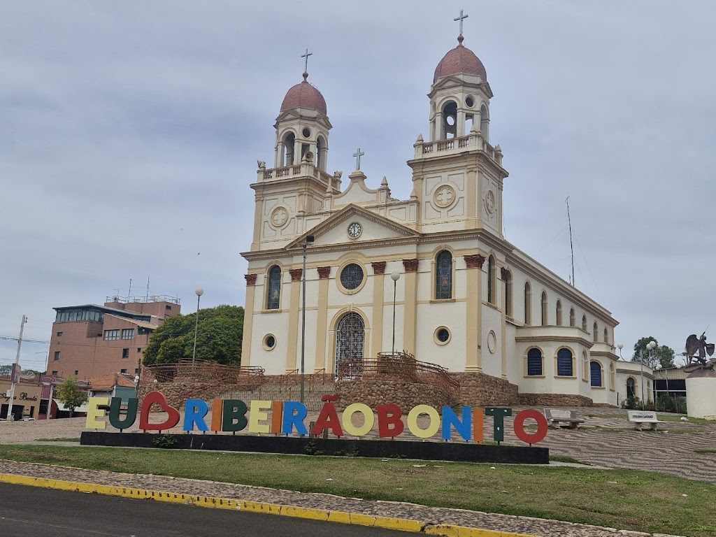 Fachada de Paróquia Senhor Bom Jesus da Cana