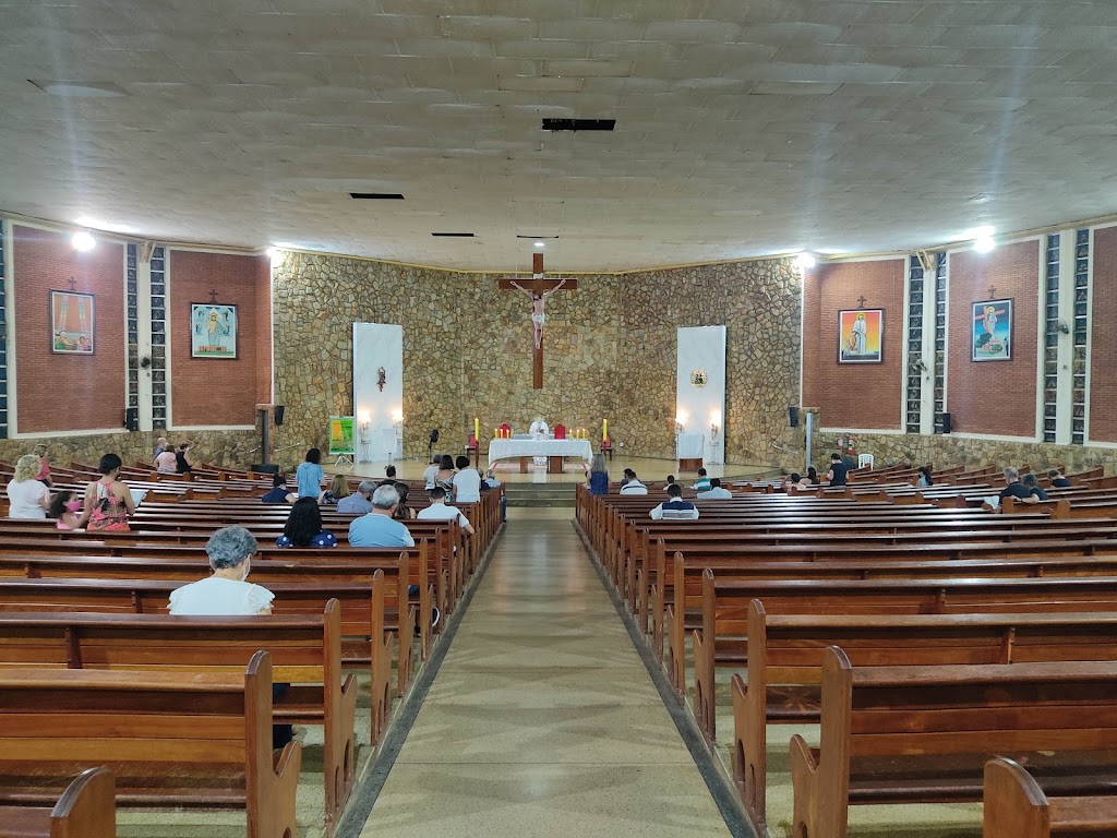 Fachada de Paróquia Nossa Senhora Aparecida
